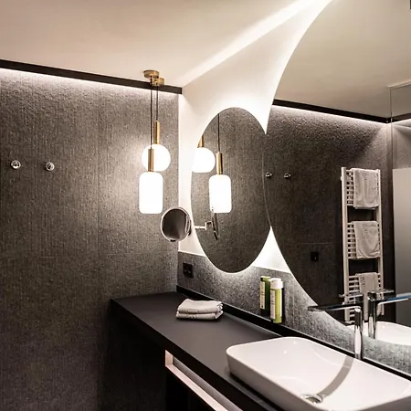 Hotel Pinei Urtijëi Buitenkant foto