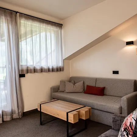 Hotel Pinei Urtijëi Buitenkant foto