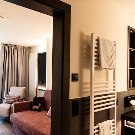 Hotel Pinei Urtijëi Buitenkant foto