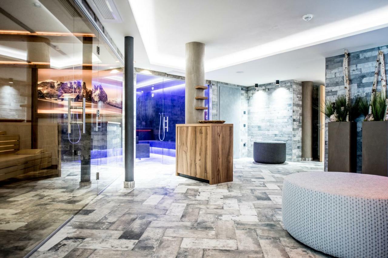 Pinei Hotel