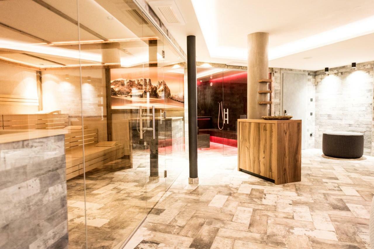Pinei Hotel